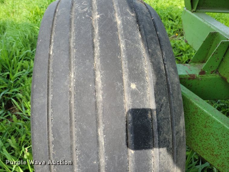 image for item DN4032 Parker 1380  gravity wagon