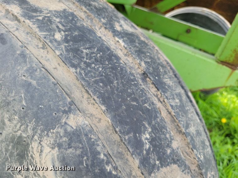 image for item DN4032 Parker 1380  gravity wagon