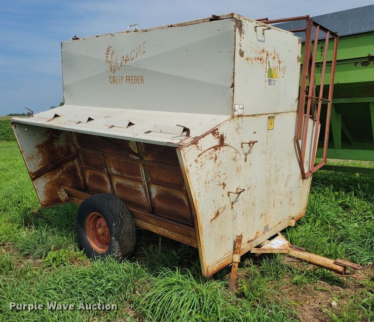 image for item DN4033 Apache CF890  creep feeder