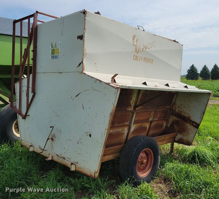 image for item DN4033 Apache CF890  creep feeder