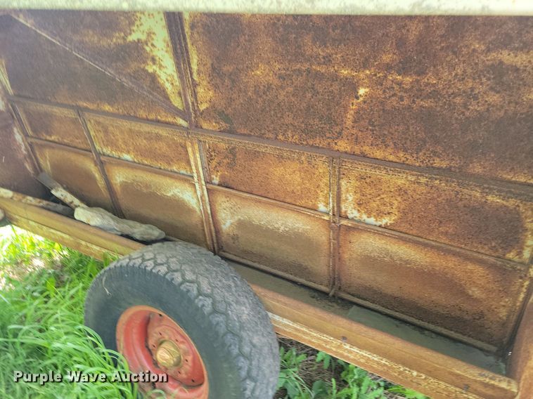 image for item DN4033 Apache CF890  creep feeder