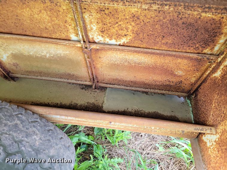 image for item DN4033 Apache CF890  creep feeder