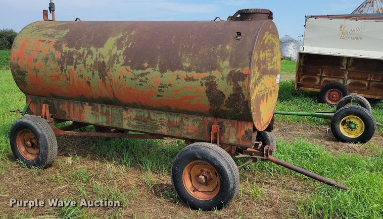 image for item DN4035 (2) nurse tank trailers