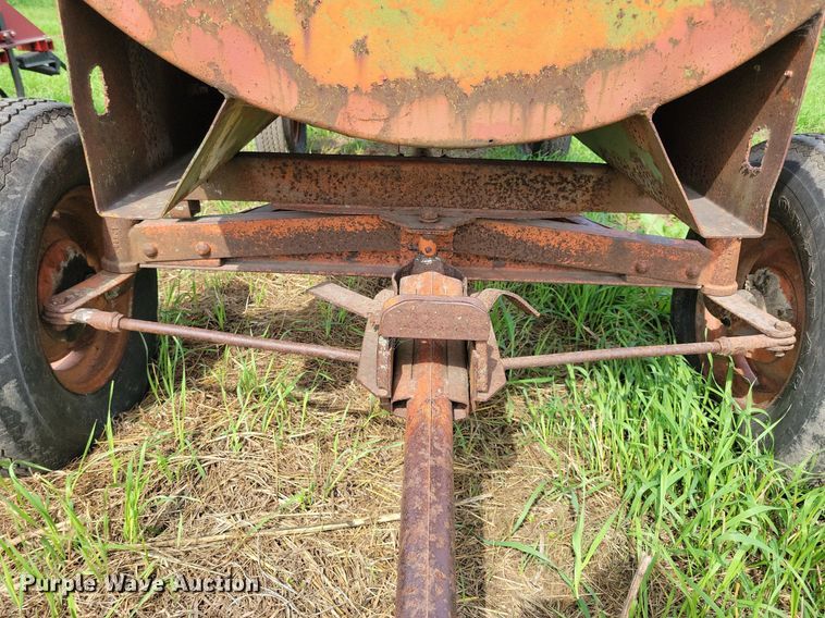 image for item DN4035 (2) nurse tank trailers