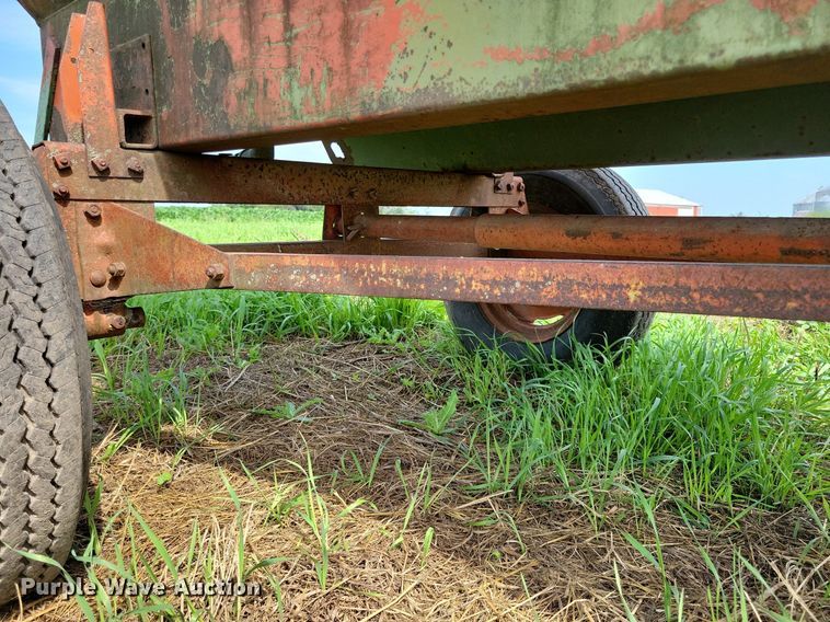 image for item DN4035 (2) nurse tank trailers