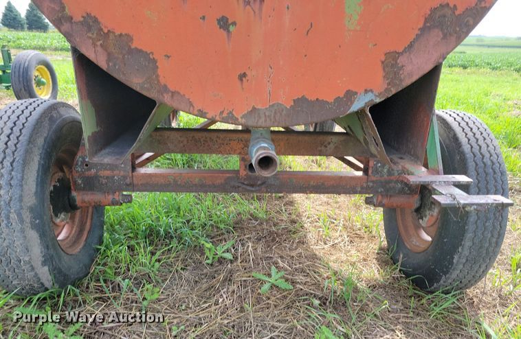 image for item DN4035 (2) nurse tank trailers