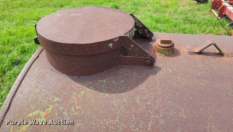 image for item DN4035 (2) nurse tank trailers