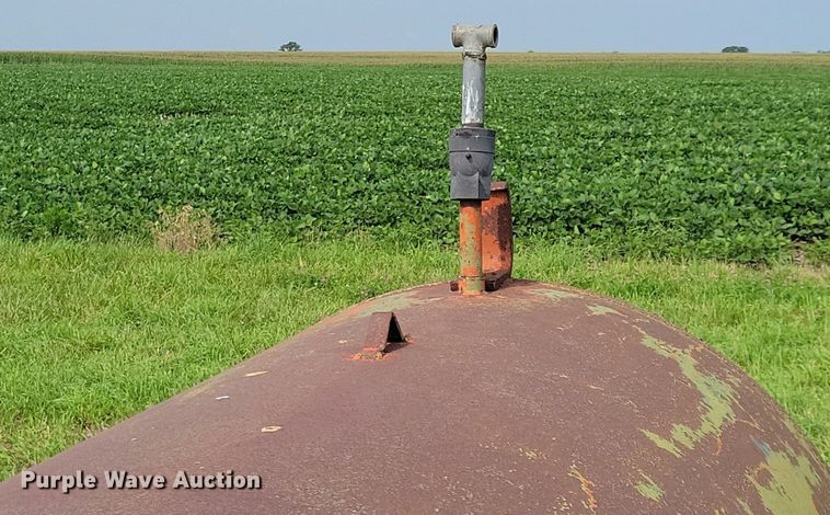 image for item DN4035 (2) nurse tank trailers