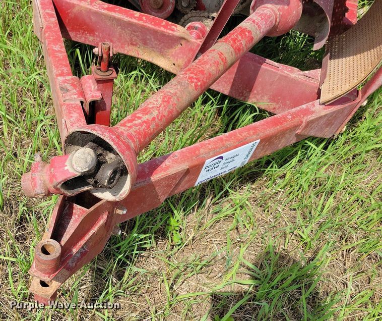 image for item DN4045 New Holland 352  feed grinder/mixer