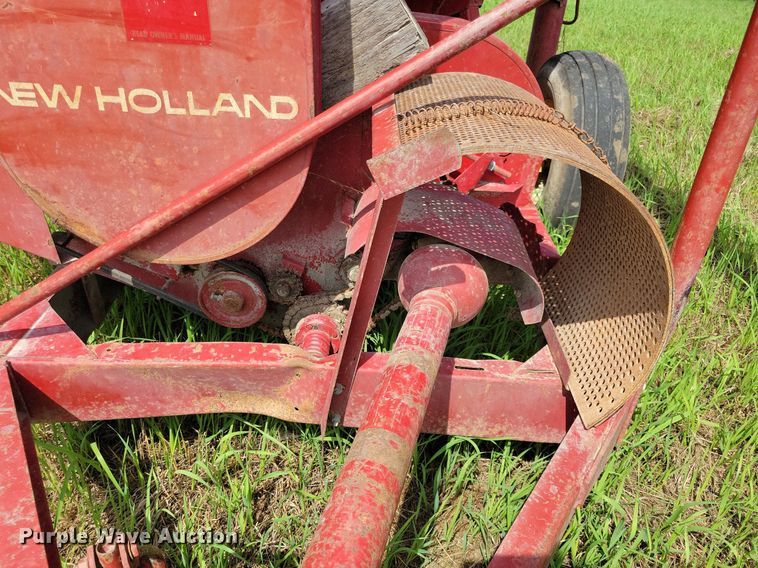 image for item DN4045 New Holland 352  feed grinder/mixer