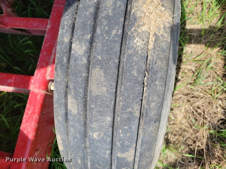 image for item DN4045 New Holland 352  feed grinder/mixer