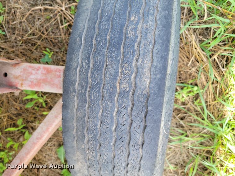 image for item DN4045 New Holland 352  feed grinder/mixer