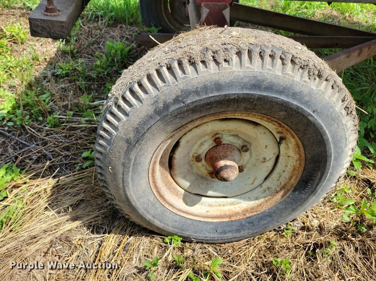 image for item DN4045 New Holland 352  feed grinder/mixer