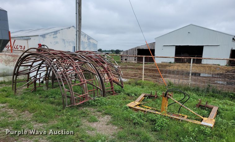 image for item DN4054 (4) round bale feeders