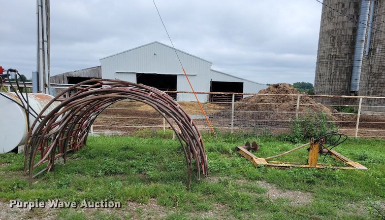 image for item DN4054 (4) round bale feeders