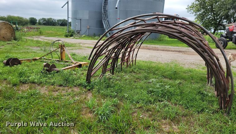 image for item DN4054 (4) round bale feeders