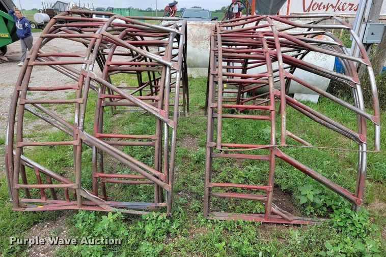 image for item DN4054 (4) round bale feeders