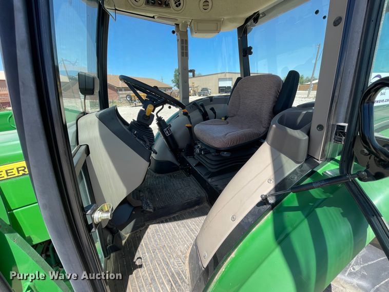 image for item DN4730 2018 John Deere 5075E  MFWD tractor