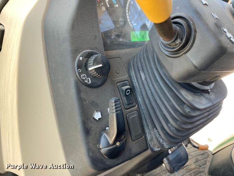 image for item DN4730 2018 John Deere 5075E  MFWD tractor