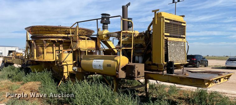 image for item DN4731 1999 W.H.O. P12-63XSHD  tub grinder