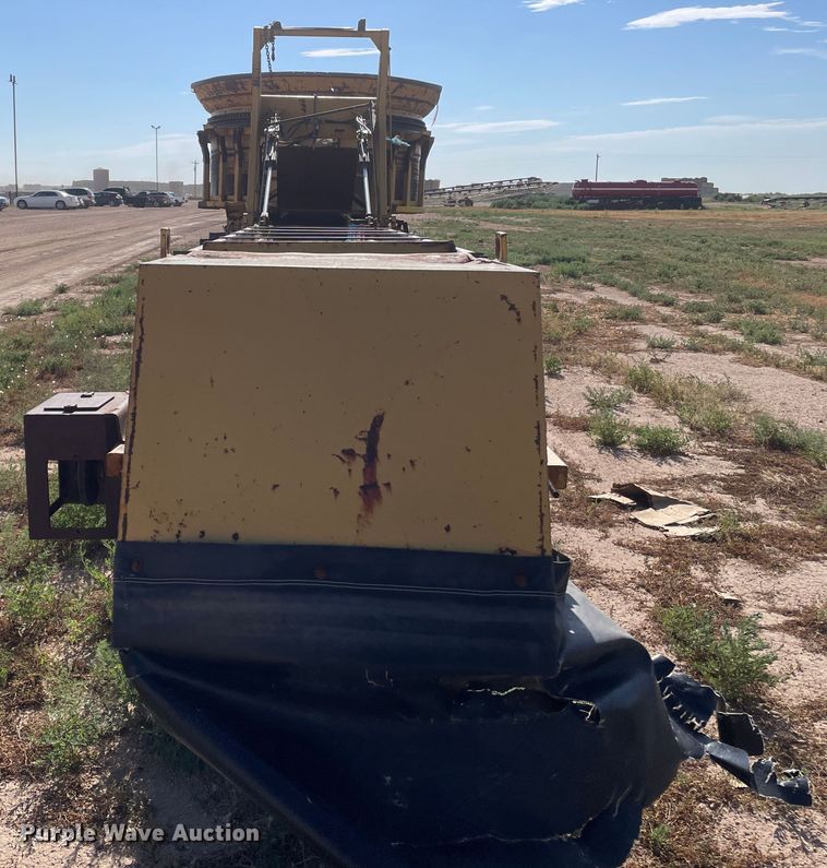 image for item DN4731 1999 W.H.O. P12-63XSHD  tub grinder