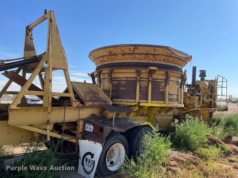 image for item DN4731 1999 W.H.O. P12-63XSHD  tub grinder