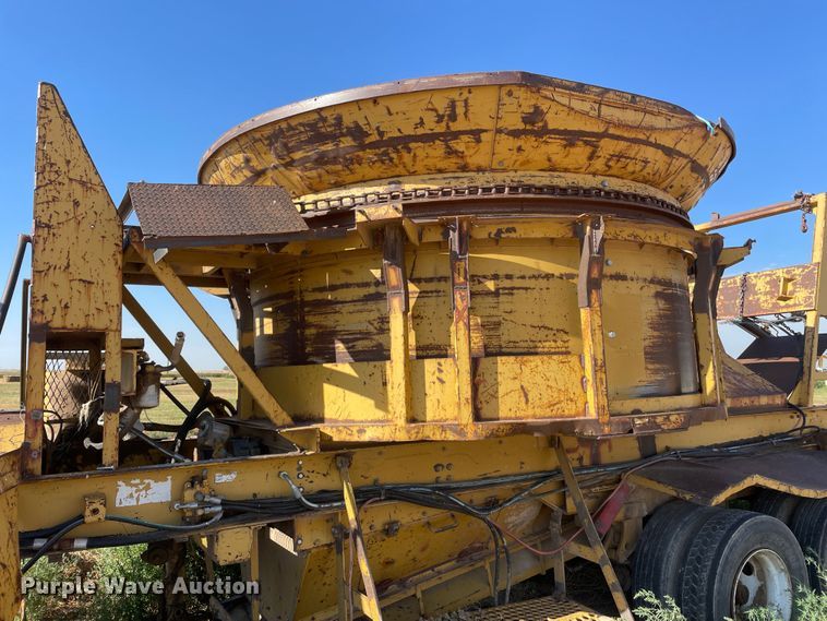 image for item DN4731 1999 W.H.O. P12-63XSHD  tub grinder