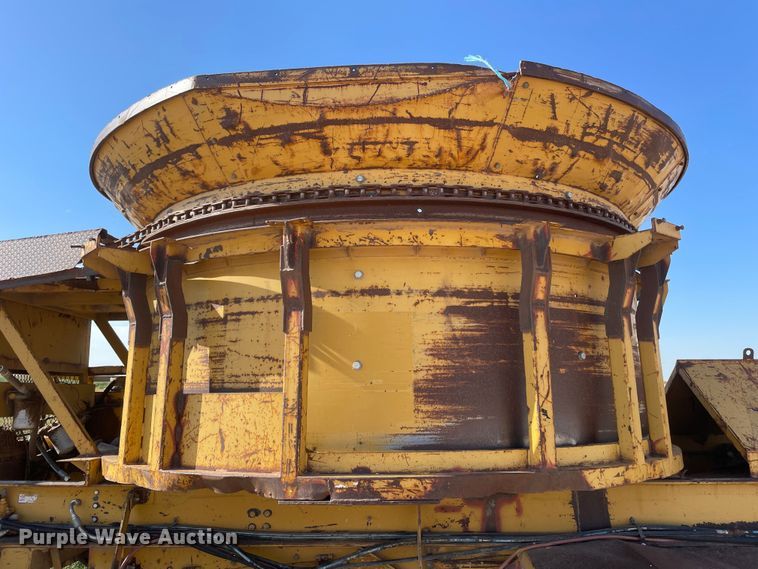 image for item DN4731 1999 W.H.O. P12-63XSHD  tub grinder