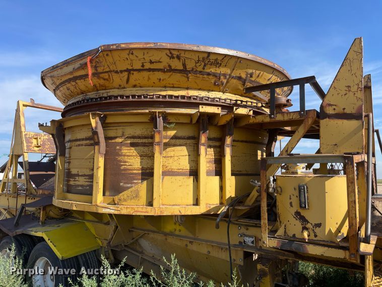 image for item DN4731 1999 W.H.O. P12-63XSHD  tub grinder