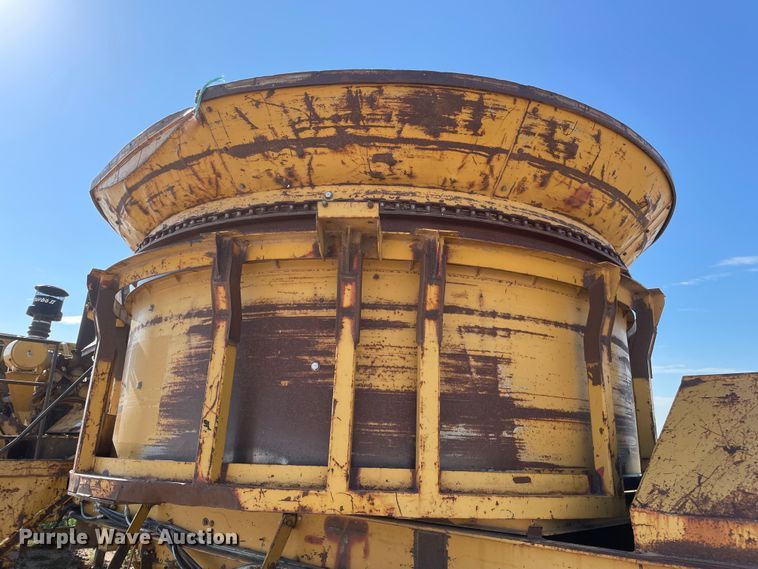 image for item DN4731 1999 W.H.O. P12-63XSHD  tub grinder