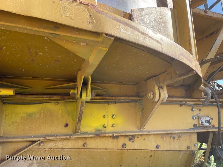 image for item DN4731 1999 W.H.O. P12-63XSHD  tub grinder