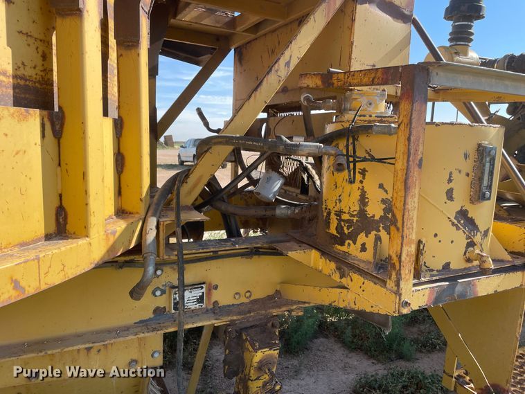 image for item DN4731 1999 W.H.O. P12-63XSHD  tub grinder