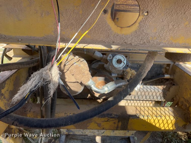 image for item DN4731 1999 W.H.O. P12-63XSHD  tub grinder