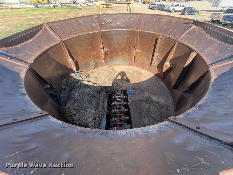 image for item DN4731 1999 W.H.O. P12-63XSHD  tub grinder