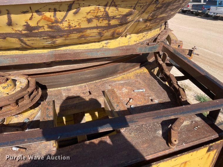 image for item DN4731 1999 W.H.O. P12-63XSHD  tub grinder