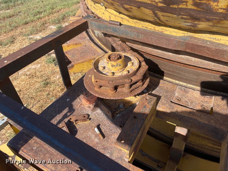 image for item DN4731 1999 W.H.O. P12-63XSHD  tub grinder