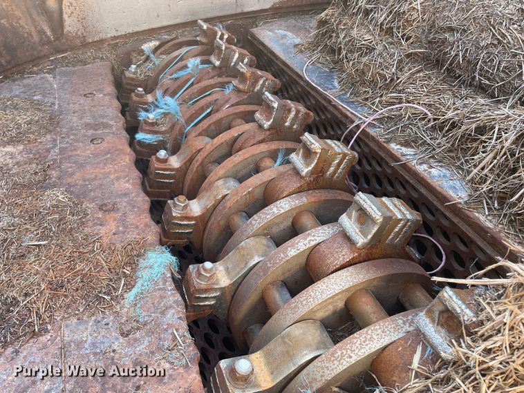 image for item DN4731 1999 W.H.O. P12-63XSHD  tub grinder