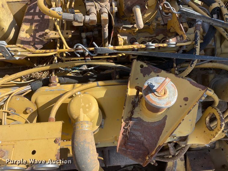 image for item DN4731 1999 W.H.O. P12-63XSHD  tub grinder