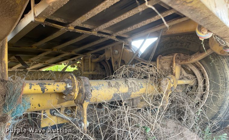 image for item DN4731 1999 W.H.O. P12-63XSHD  tub grinder