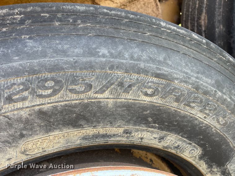 image for item DN4731 1999 W.H.O. P12-63XSHD  tub grinder