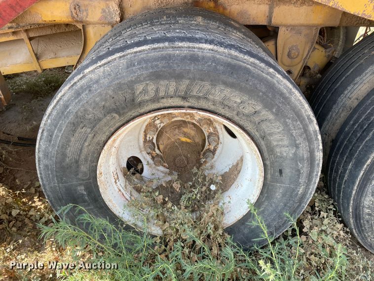 image for item DN4731 1999 W.H.O. P12-63XSHD  tub grinder