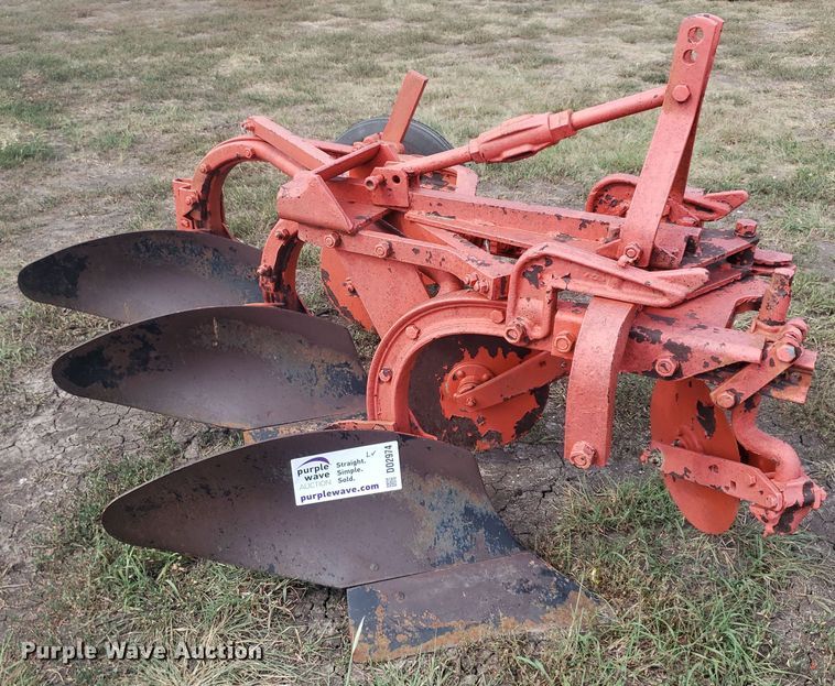 image for item DO2974 Three bottom plow