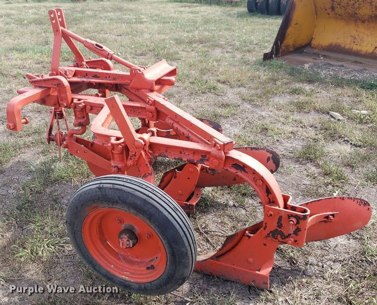 image for item DO2974 Three bottom plow