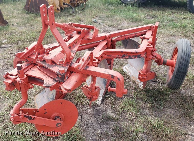 image for item DO2974 Three bottom plow