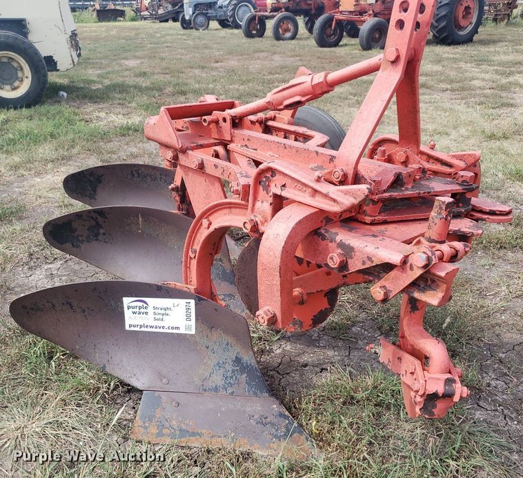 image for item DO2974 Three bottom plow