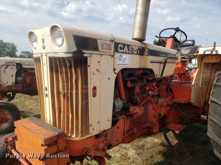 image for item DO2976 1968 Case Comfort King 830  tractor