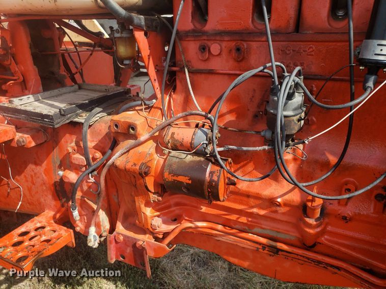 image for item DO2976 1968 Case Comfort King 830  tractor