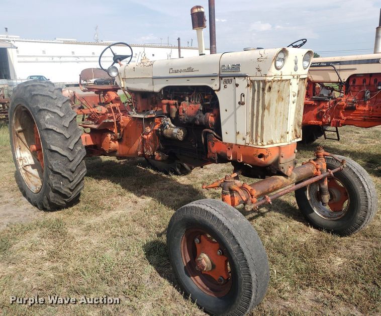 image for item DO2977 Case 800  tractor