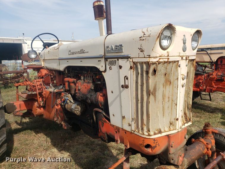 image for item DO2977 Case 800  tractor