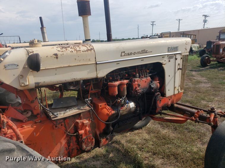 image for item DO2977 Case 800  tractor